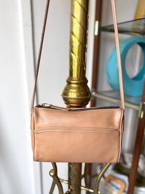 VTG Coach | Slim Zip Bag | No. 4018 |
Taupe